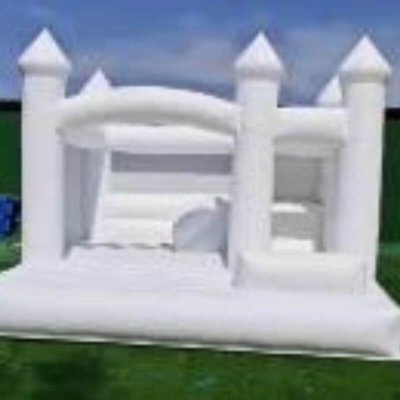 chateau blanc avec trampoline monaco